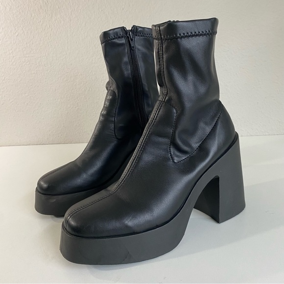 ASOS Elsie high heeled sock boot - Picture 6 of 16